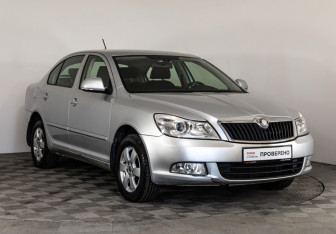 Подержанный автомобиль Skoda Octavia Liftback 2012 года (3 фото)