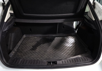 Подержанный автомобиль Ford Focus Hatchback 2013 года (24 фото)