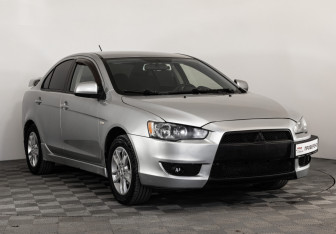 Подержанный автомобиль Mitsubishi Lancer Sedan 2008 года (3 фото)