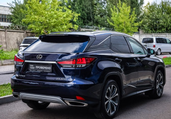 Подержанный автомобиль Lexus RX 2022 года (5 фото)