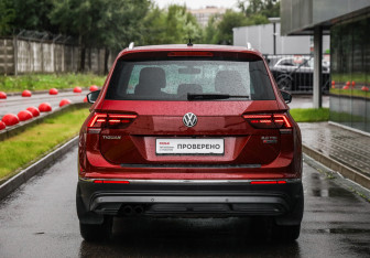Подержанный автомобиль Volkswagen Tiguan 2017 года (7 фото)