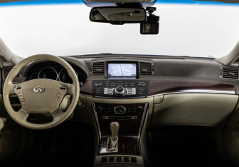 Подержанный автомобиль Infiniti M Sedan 2008 года (10 фото)