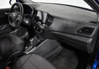 Подержанный автомобиль Hyundai Solaris Sedan 2022 года (12 фото)