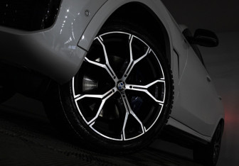 Подержанный автомобиль BMW X6 2021 года (32 фото)