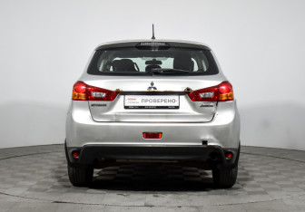 Подержанный автомобиль Mitsubishi ASX 2014 года (6 фото)