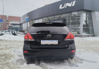 Подержанный автомобиль Toyota Venza 2012 года (5 фото)