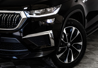 Подержанный автомобиль Skoda Kodiaq 2023 года (3 фото)