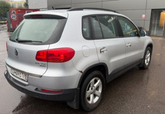 Подержанный автомобиль Volkswagen Tiguan 2013 года (12 фото)