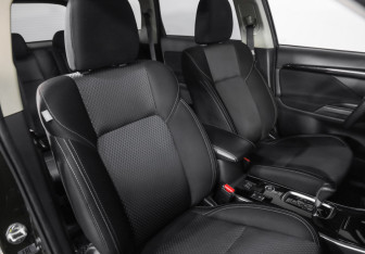 Подержанный автомобиль Mitsubishi Outlander 2020 года (21 фото)