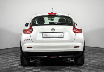 Подержанный автомобиль Nissan Juke 2014 года (5 фото)