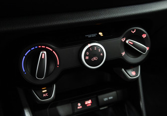 Подержанный автомобиль Kia Picanto 2018 года (15 фото)
