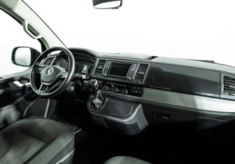 Подержанный автомобиль Volkswagen Caravelle 2019 года (9 фото)