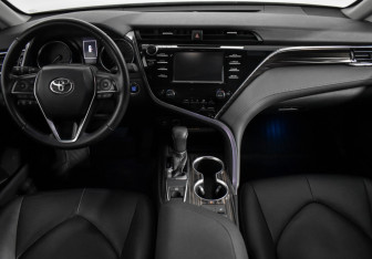 Подержанный автомобиль Toyota Camry Sedan 2019 года (16 фото)