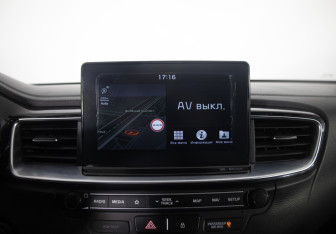 Подержанный автомобиль Kia Ceed Hatchback 2019 года (14 фото)