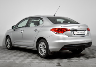 Подержанный автомобиль Citroen C4 Sedan 2013 года (7 фото)