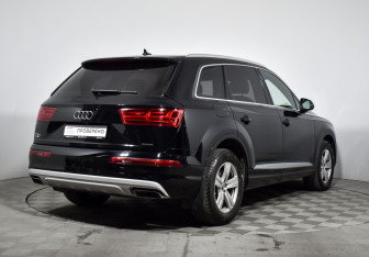 Подержанный автомобиль Audi Q7 2016 года (5 фото)