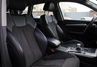 Подержанный автомобиль Audi Q5 2018 года (11 фото)