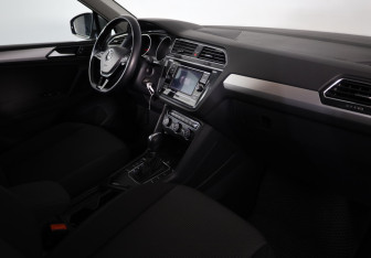 Подержанный автомобиль Volkswagen Tiguan 2018 года (11 фото)