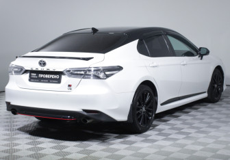 Подержанный автомобиль Toyota Camry Sedan 2021 года (9 фото)
