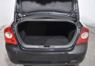 Подержанный автомобиль Ford Focus Sedan 2011 года (19 фото)