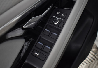 Подержанный автомобиль Land Rover Range Rover Evoque 2020 года (17 фото)