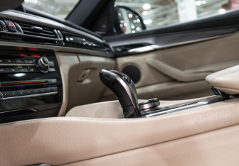 Подержанный автомобиль BMW X6 2018 года (25 фото)