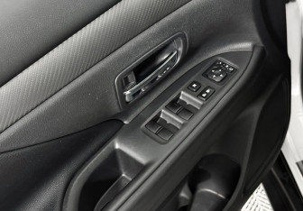 Подержанный автомобиль Mitsubishi Outlander 2014 года (10 фото)