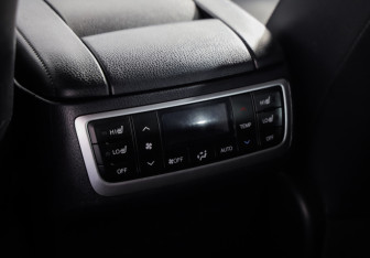 Подержанный автомобиль Toyota Highlander 2014 года (20 фото)