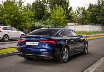 Подержанный автомобиль Audi A5 Liftback 2021 года (6 фото)