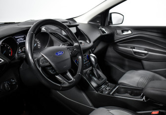 Подержанный автомобиль Ford Kuga 2016 года (9 фото)