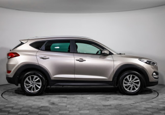 Подержанный автомобиль Hyundai Tucson 2016 года (4 фото)