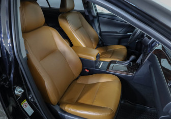 Подержанный автомобиль Toyota Camry Sedan 2017 года (27 фото)