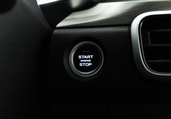 Подержанный автомобиль Geely Coolray 2023 года (19 фото)