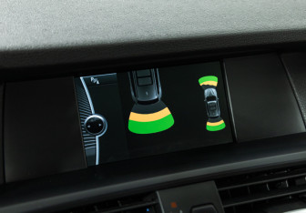 Подержанный автомобиль BMW X3 2014 года (15 фото)