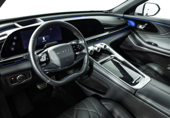 Подержанный автомобиль Exeed RX 2023 года (11 фото)