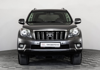 Подержанный автомобиль Toyota Land Cruiser Prado 2013 года (3 фото)
