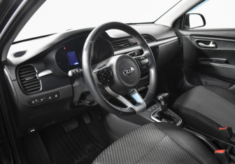 Подержанный автомобиль Kia Rio Hatchback 2018 года (9 фото)