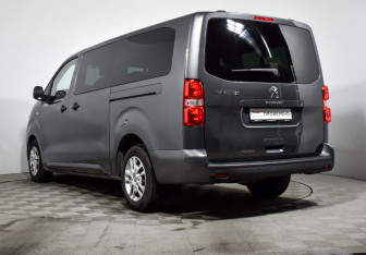 Подержанный автомобиль Peugeot Traveller 2020 года (7 фото)