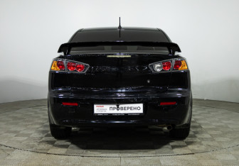 Подержанный автомобиль Mitsubishi Lancer Sedan 2012 года (6 фото)