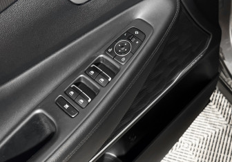 Подержанный автомобиль Hyundai Santa Fe 2019 года (10 фото)