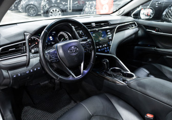 Подержанный автомобиль Toyota Camry Sedan 2020 года (14 фото)