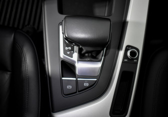 Подержанный автомобиль Audi A4 Sedan 2020 года (11 фото)