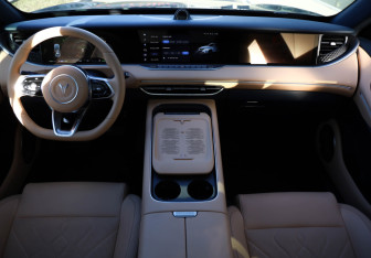 Подержанный автомобиль Voyah Free 2023 года (9 фото)