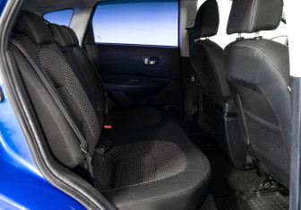 Подержанный автомобиль Nissan Qashqai 2007 года (12 фото)