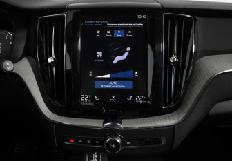 Подержанный автомобиль Volvo XC60 2018 года (18 фото)