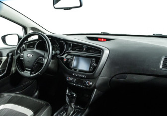 Подержанный автомобиль Kia Ceed Hatchback 2018 года (9 фото)