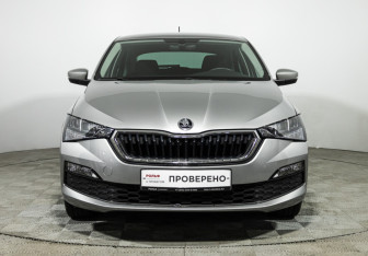 Подержанный автомобиль Skoda Rapid Liftback 2021 года (2 фото)