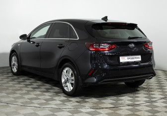 Подержанный автомобиль Kia Ceed Hatchback 2019 года (7 фото)