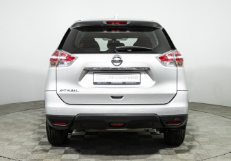 Подержанный автомобиль Nissan X-Trail 2017 года (6 фото)