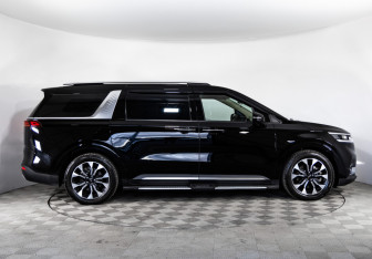 Подержанный автомобиль Kia Carnival 2020 года (4 фото)